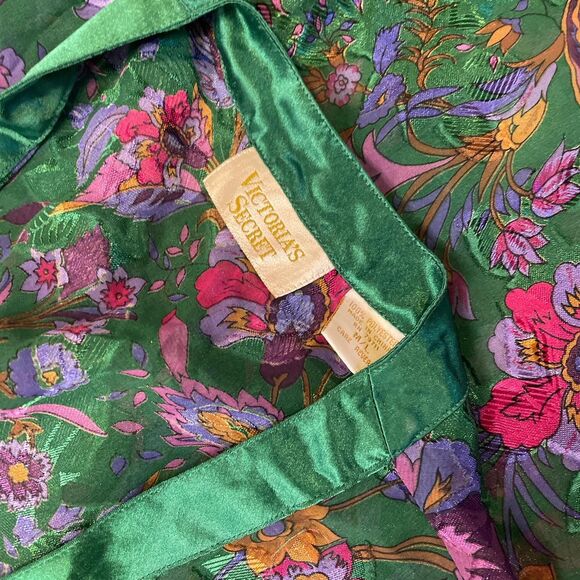 victoria’s secret vintage green floral button up sleep shirt size med/large - Picture 6 of 6